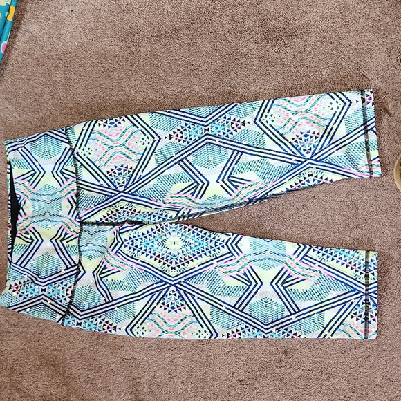 Pink by Victoria Secret capris - Picture 6 of 12